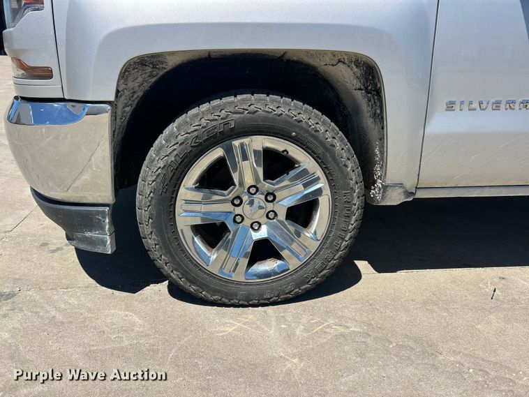 image for item FC2766 2018 Chevrolet Silverado 1500 Ext. Cab pickup truck