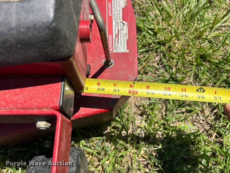 image for item FC2782 2009 Ferris lawn mower