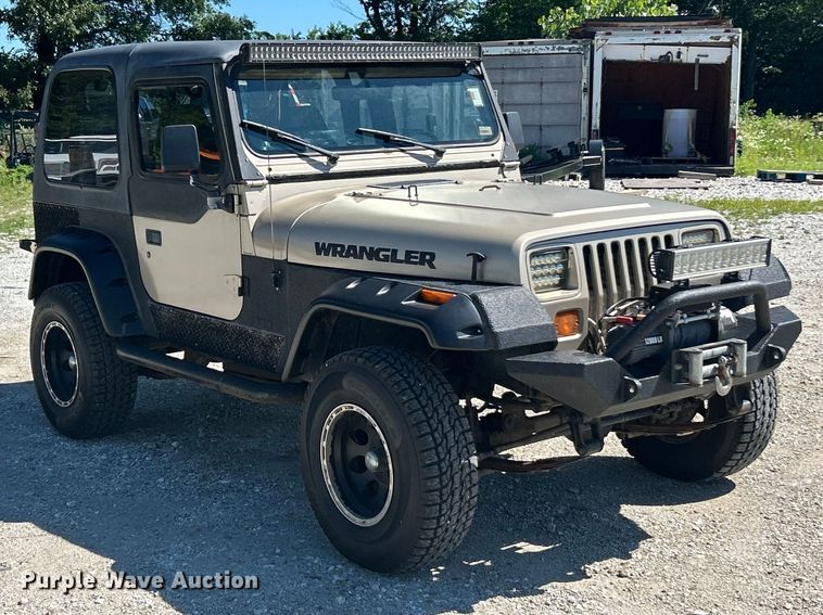 image for item FC2790 1993 Jeep Wrangler SUV
