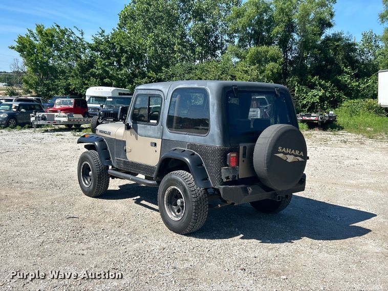 image for item FC2790 1993 Jeep Wrangler SUV