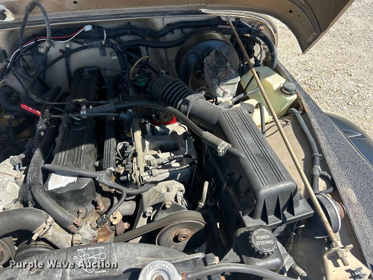 image for item FC2790 1993 Jeep Wrangler SUV