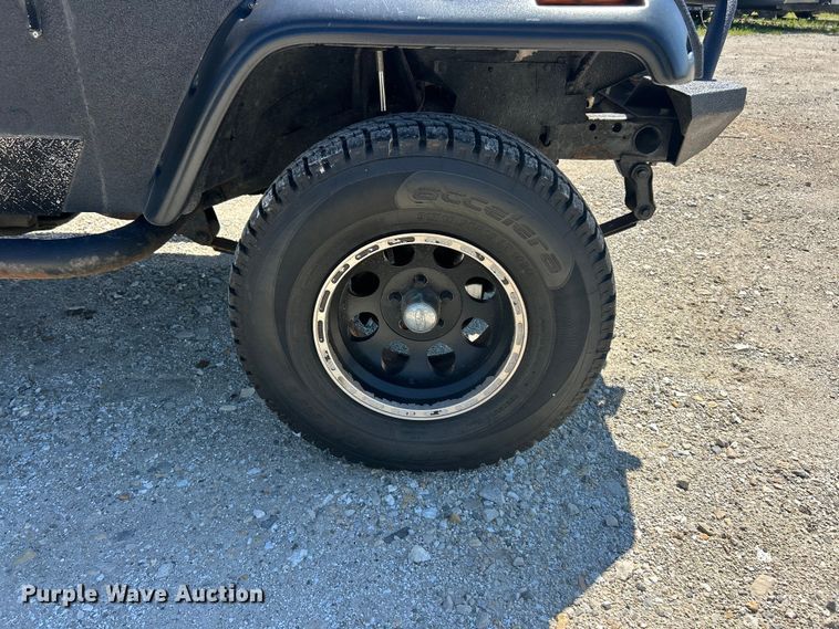 image for item FC2790 1993 Jeep Wrangler SUV