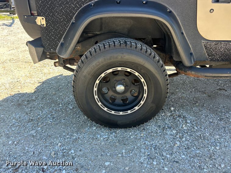 image for item FC2790 1993 Jeep Wrangler SUV