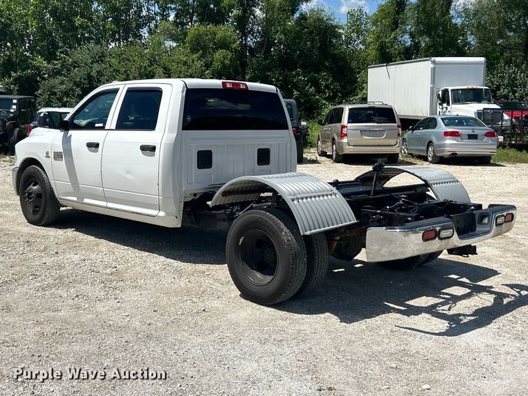 image for item FC2792 2012 Dodge Ram 3500 Heavy Duty Crew Cab pickup truck cab and chassis