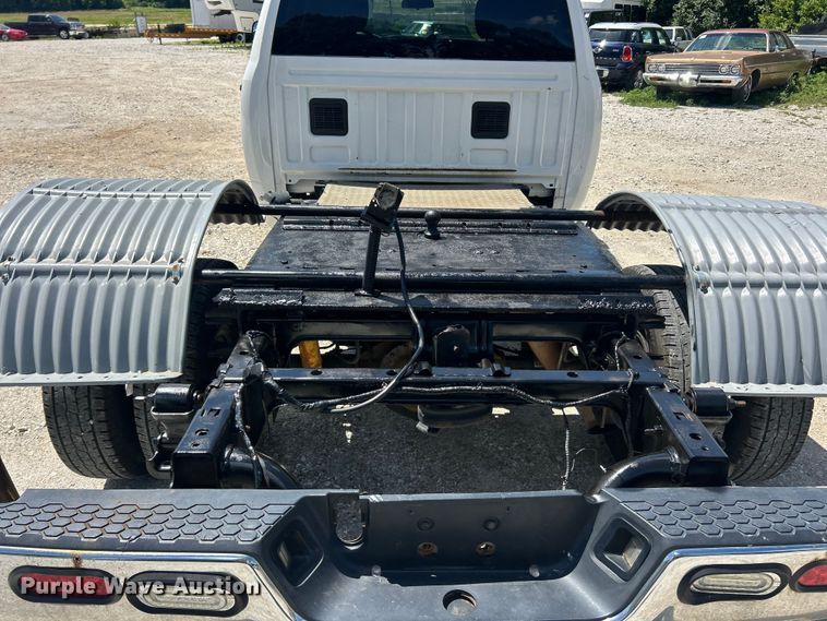image for item FC2792 2012 Dodge Ram 3500 Heavy Duty Crew Cab pickup truck cab and chassis