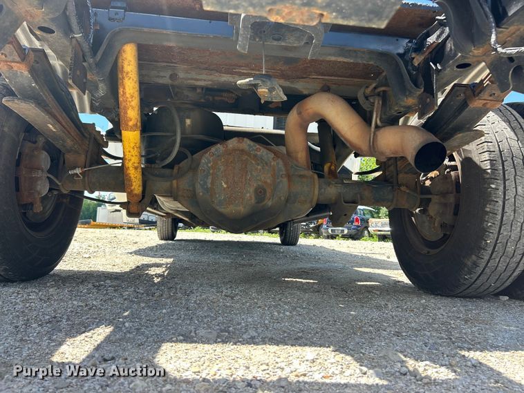 image for item FC2792 2012 Dodge Ram 3500 Heavy Duty Crew Cab pickup truck cab and chassis
