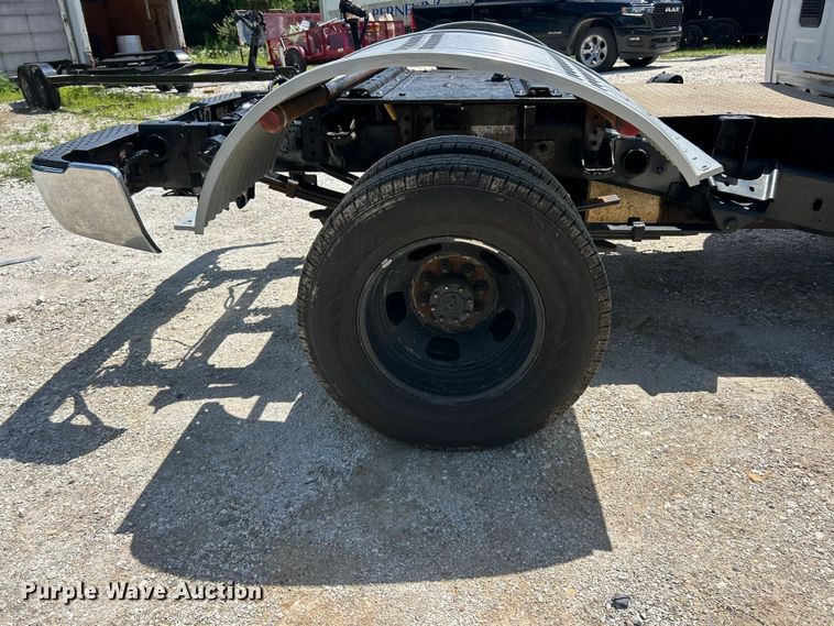 image for item FC2792 2012 Dodge Ram 3500 Heavy Duty Crew Cab pickup truck cab and chassis