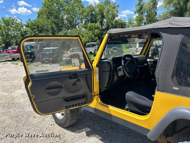 image for item FC2795 2000 Jeep Wrangler Sport SUV