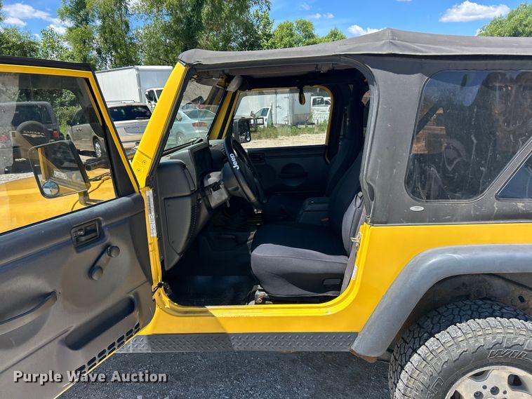 image for item FC2795 2000 Jeep Wrangler Sport SUV