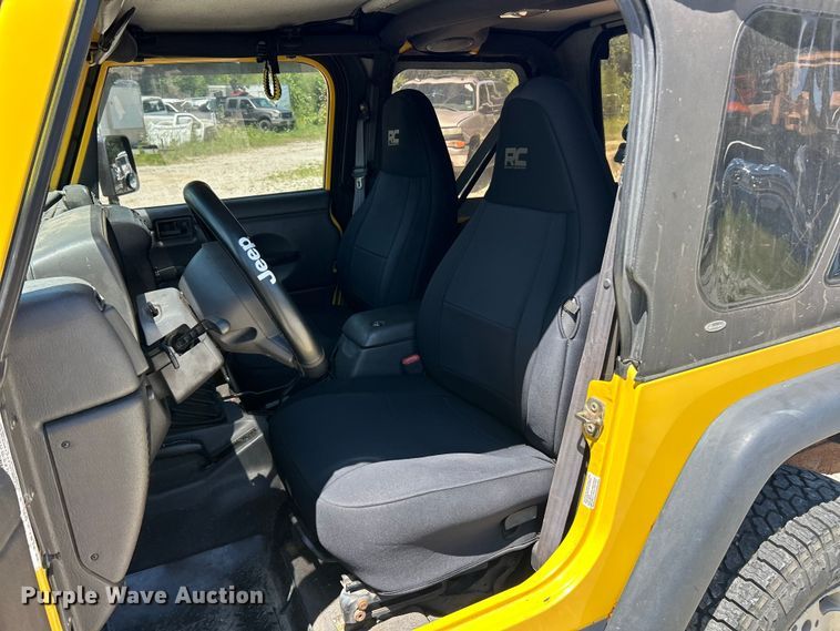 image for item FC2795 2000 Jeep Wrangler Sport SUV
