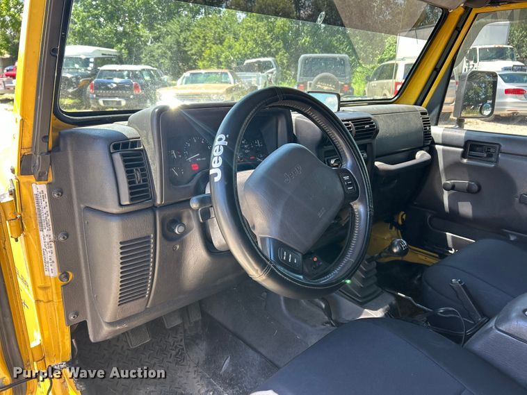 image for item FC2795 2000 Jeep Wrangler Sport SUV