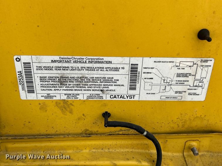 image for item FC2795 2000 Jeep Wrangler Sport SUV