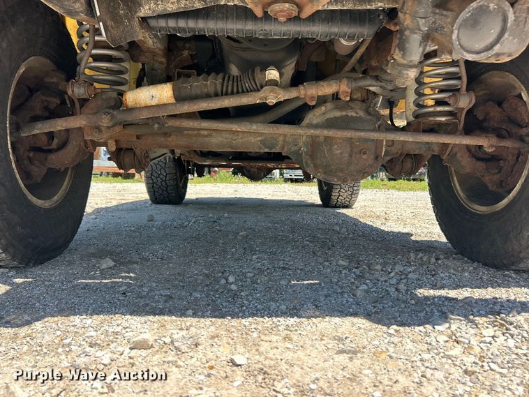 image for item FC2795 2000 Jeep Wrangler Sport SUV