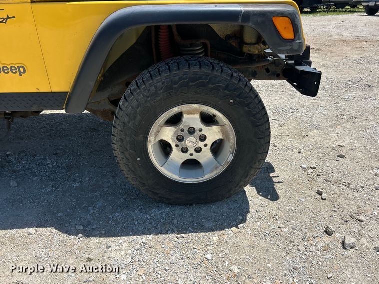 image for item FC2795 2000 Jeep Wrangler Sport SUV