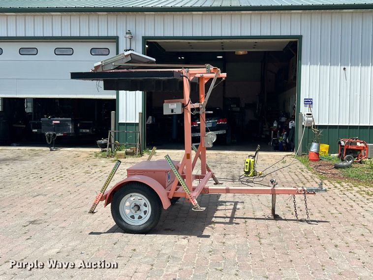 image for item FC2797 Wanco WTSP75-LSAC arrow board trailer