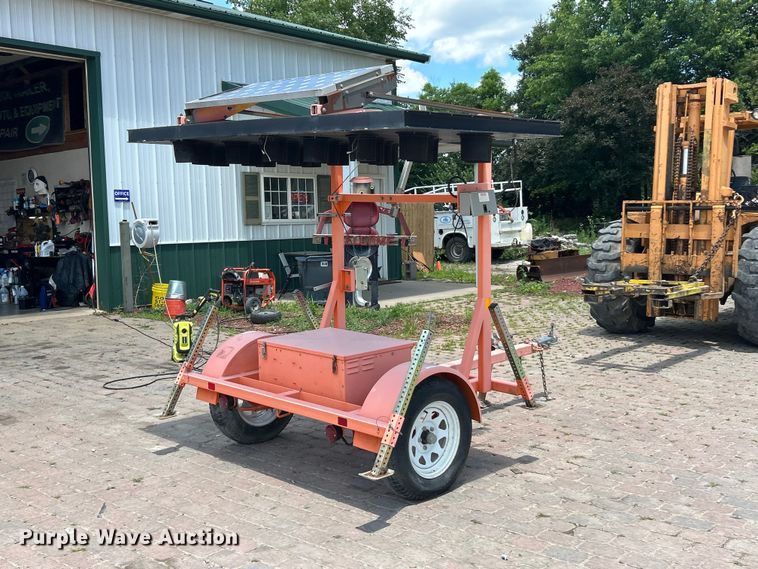image for item FC2797 Wanco WTSP75-LSAC arrow board trailer