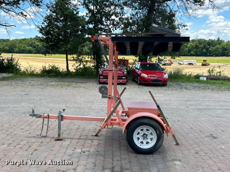 image for item FC2797 Wanco WTSP75-LSAC arrow board trailer