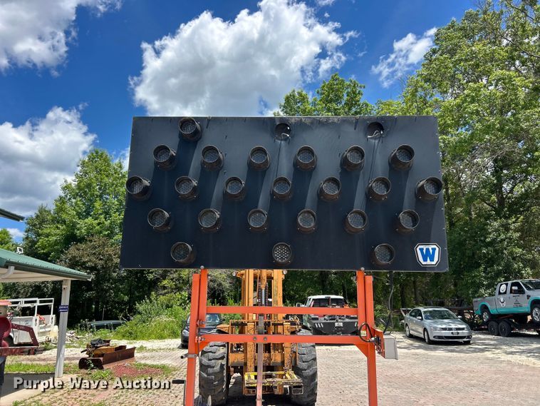 image for item FC2797 Wanco WTSP75-LSAC arrow board trailer