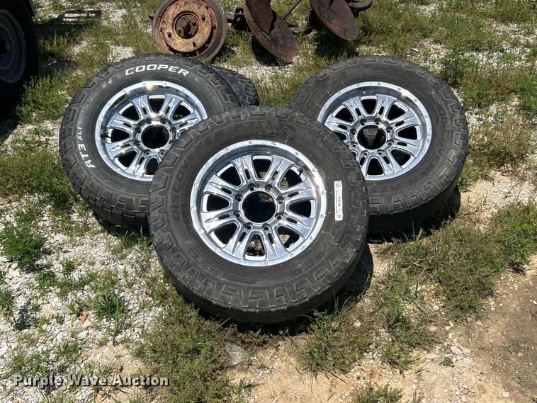 image for item FC2798 (5) tires and wheels