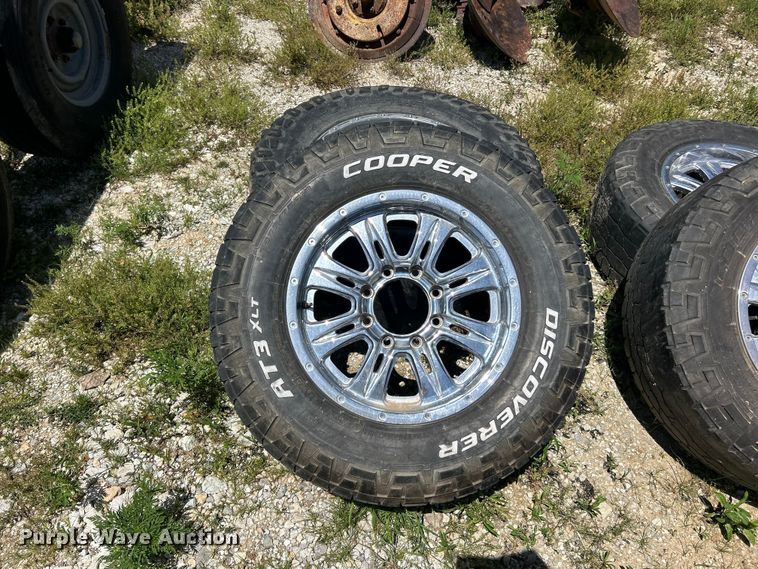 image for item FC2798 (5) tires and wheels