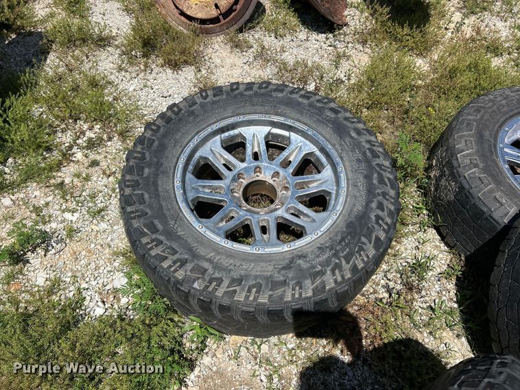 image for item FC2798 (5) tires and wheels