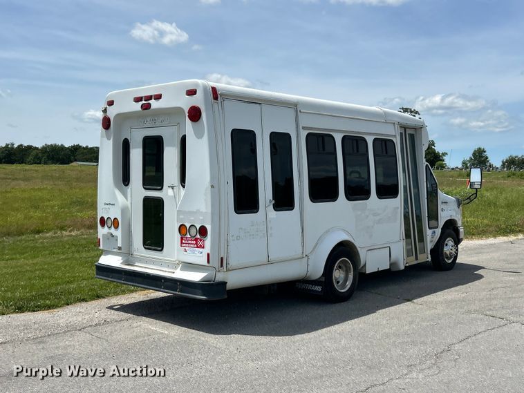 image for item FC2800 2009 Ford E350 Super Duty shuttle bus