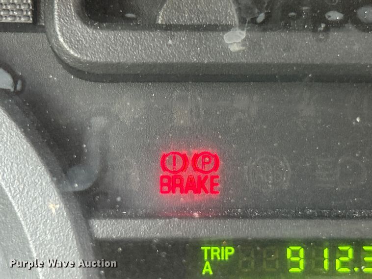 image for item FC2800 2009 Ford E350 Super Duty shuttle bus
