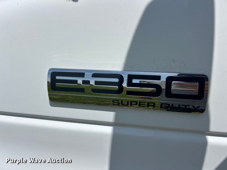 image for item FC2803 2012 Ford E350 Super Duty shuttle bus