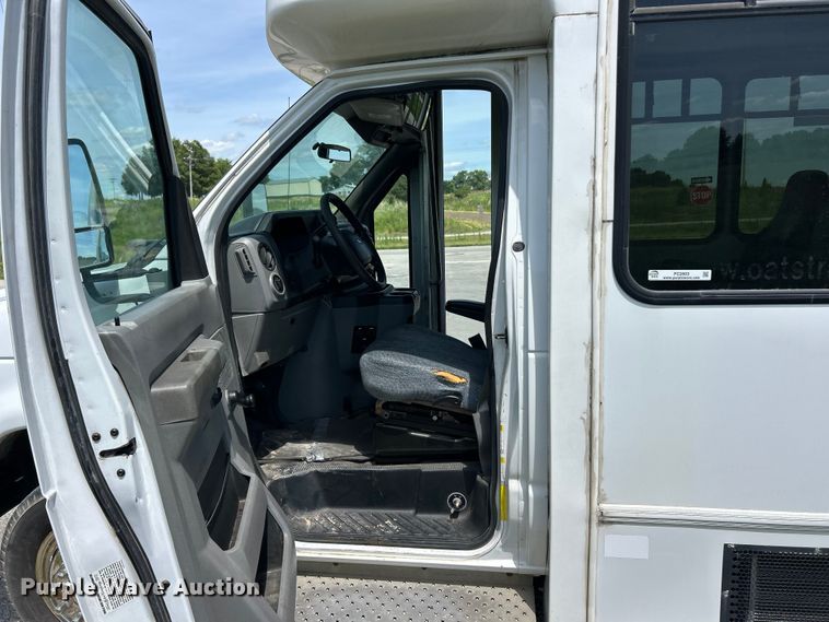 image for item FC2803 2012 Ford E350 Super Duty shuttle bus