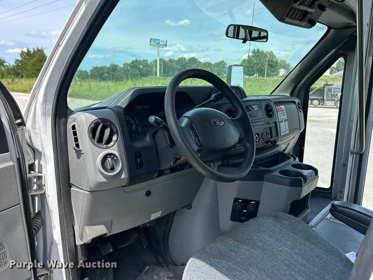 image for item FC2803 2012 Ford E350 Super Duty shuttle bus