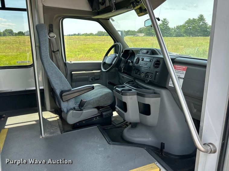 image for item FC2803 2012 Ford E350 Super Duty shuttle bus