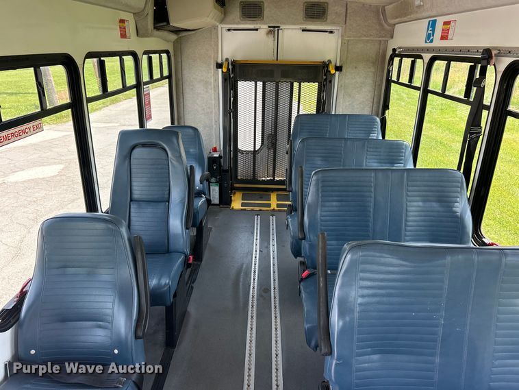 image for item FC2803 2012 Ford E350 Super Duty shuttle bus