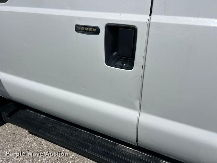 image for item FC2806 2012 Ford F550 XLT Super Duty Ext. Cab utility / service truck