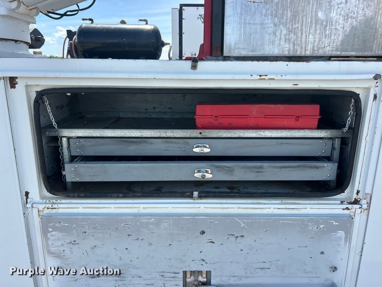 image for item FC2806 2012 Ford F550 XLT Super Duty Ext. Cab utility / service truck