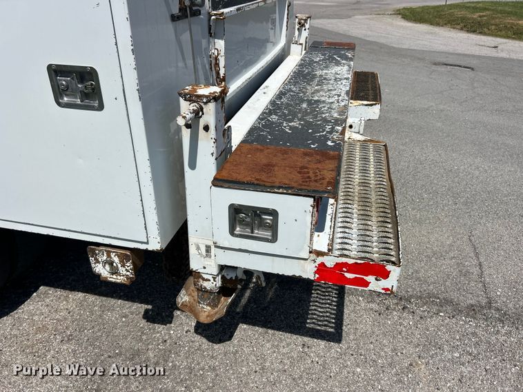 image for item FC2806 2012 Ford F550 XLT Super Duty Ext. Cab utility / service truck