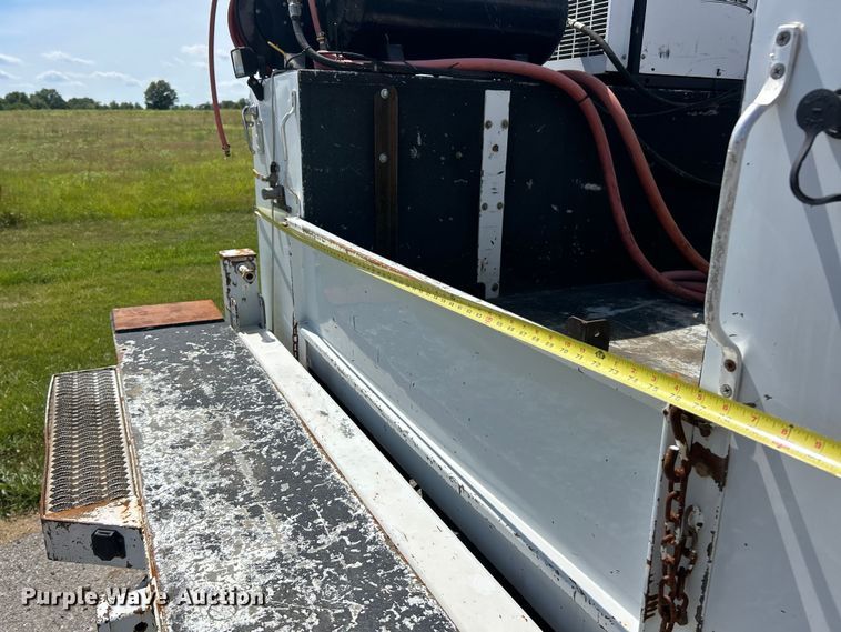 image for item FC2806 2012 Ford F550 XLT Super Duty Ext. Cab utility / service truck