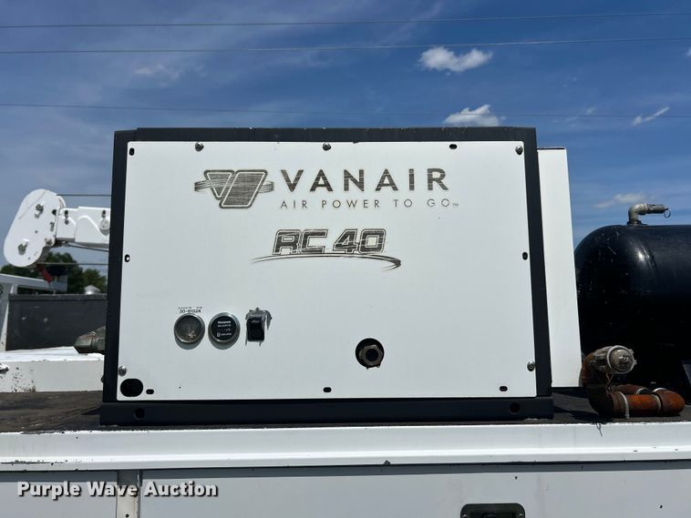 image for item FC2806 2012 Ford F550 XLT Super Duty Ext. Cab utility / service truck