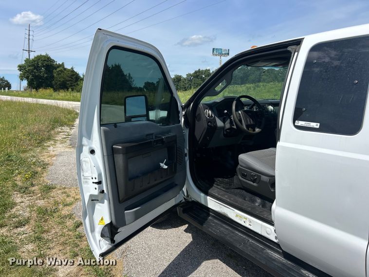 image for item FC2806 2012 Ford F550 XLT Super Duty Ext. Cab utility / service truck