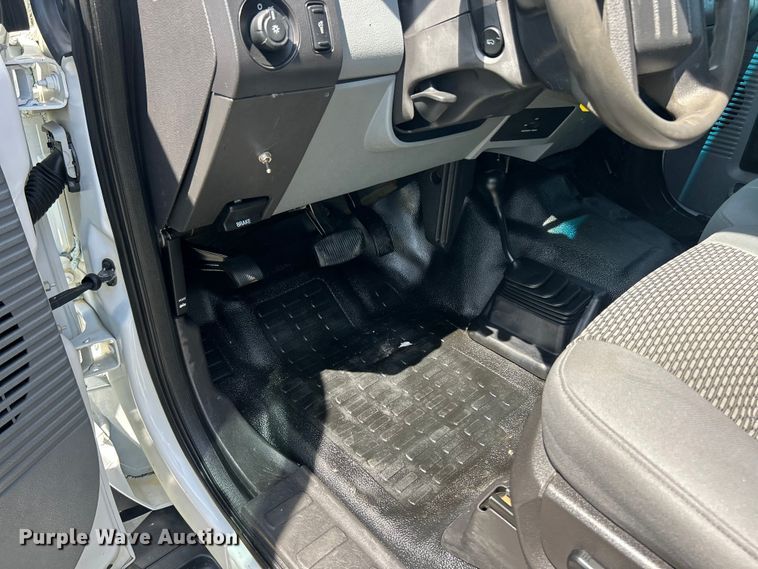 image for item FC2806 2012 Ford F550 XLT Super Duty Ext. Cab utility / service truck