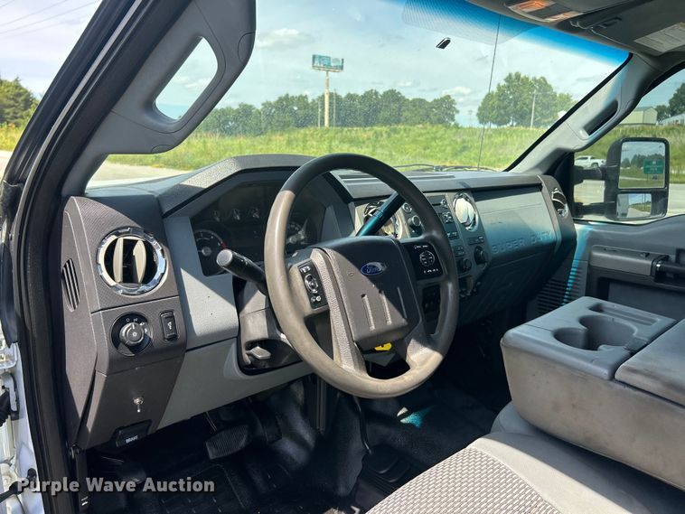 image for item FC2806 2012 Ford F550 XLT Super Duty Ext. Cab utility / service truck