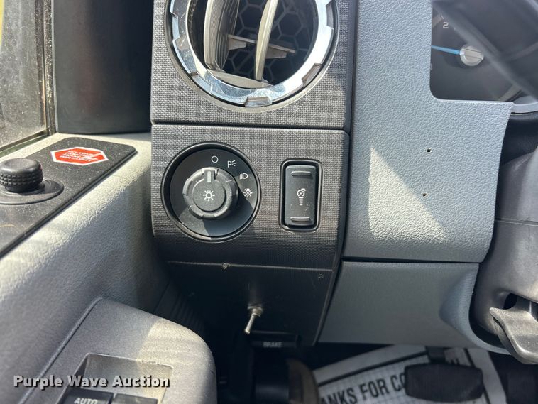 image for item FC2806 2012 Ford F550 XLT Super Duty Ext. Cab utility / service truck