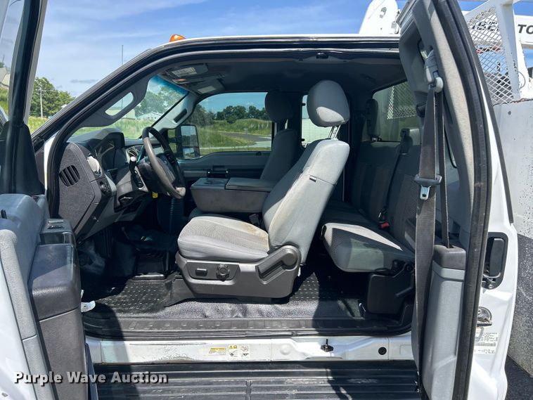 image for item FC2806 2012 Ford F550 XLT Super Duty Ext. Cab utility / service truck