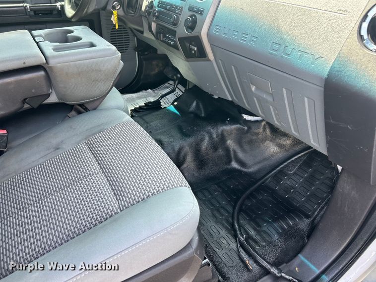 image for item FC2806 2012 Ford F550 XLT Super Duty Ext. Cab utility / service truck