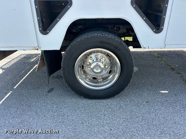 image for item FC2806 2012 Ford F550 XLT Super Duty Ext. Cab utility / service truck