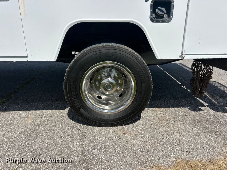 image for item FC2806 2012 Ford F550 XLT Super Duty Ext. Cab utility / service truck
