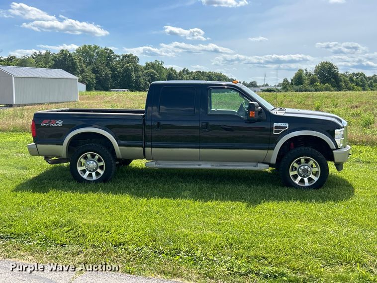 image for item FC2807 2010 Ford F250 Super Duty King Ranch Lariat Crew Cab pickup truck