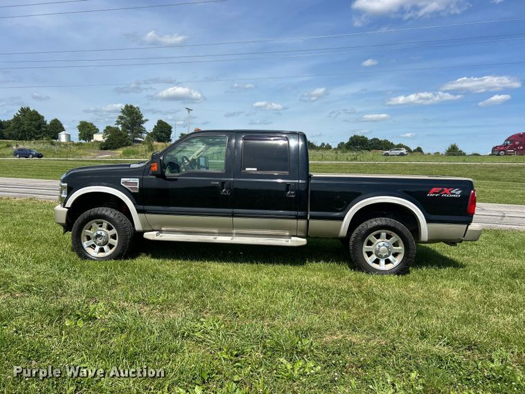 image for item FC2807 2010 Ford F250 Super Duty King Ranch Lariat Crew Cab pickup truck