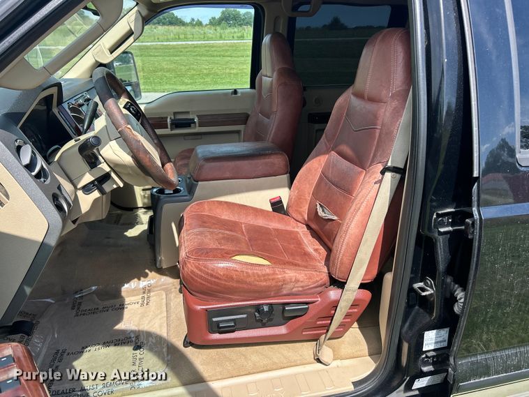 image for item FC2807 2010 Ford F250 Super Duty King Ranch Lariat Crew Cab pickup truck
