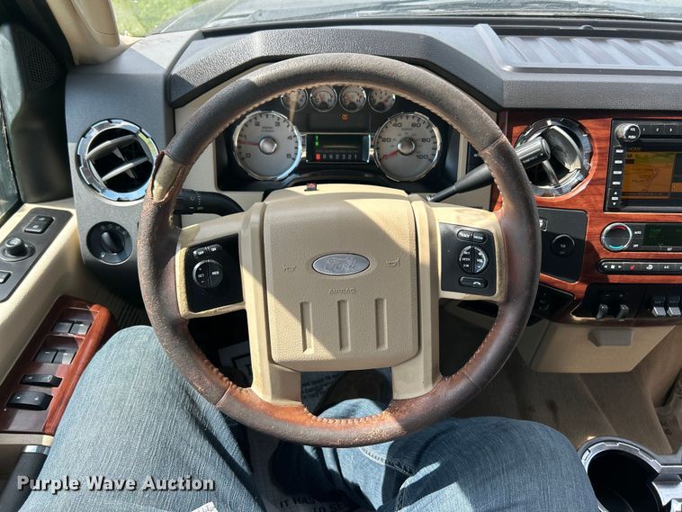 image for item FC2807 2010 Ford F250 Super Duty King Ranch Lariat Crew Cab pickup truck