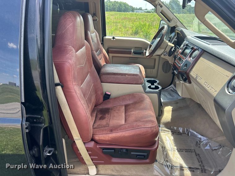 image for item FC2807 2010 Ford F250 Super Duty King Ranch Lariat Crew Cab pickup truck